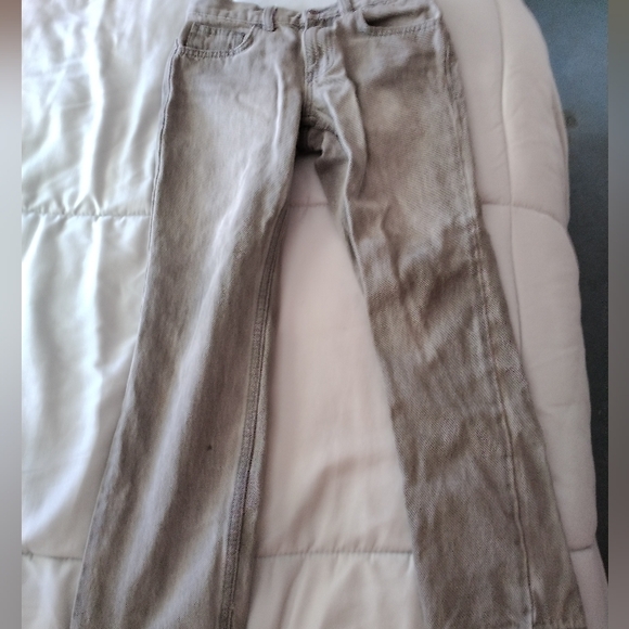 Kenneth Cole Jogger and C&J Jeans - Picture 7 of 8